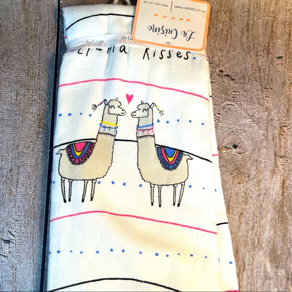 NWT Llama Kisses Valentine’s Kitchen Dish Hand Tea Towels